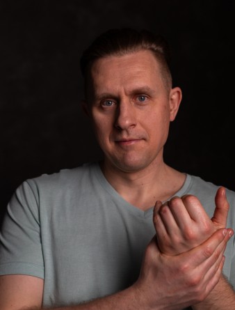 Девушка массажистка Павел, салон Павел