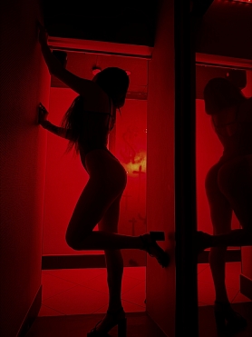 Девушка массажистка Маша, салон Malibu