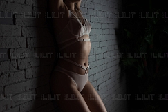 Девушка массажистка Софа, салон Lilit