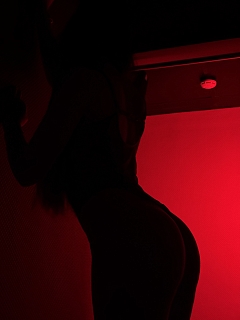 Девушка массажистка Маша, салон Malibu